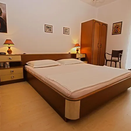 Apartment With A Parking Space Banjole, - 20813 Pula