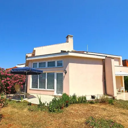 With Parking Space Banjole, - 20813 *